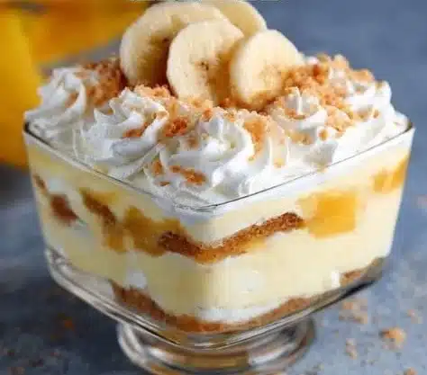 Delicious banana pudding in a clear glass dessert dish
